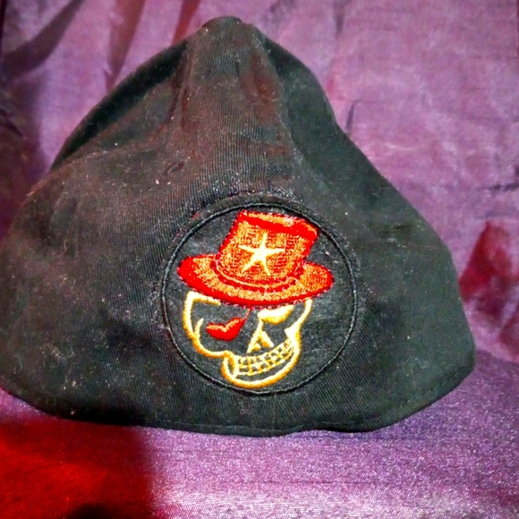 Red And black Ball cap - Picture 5 of 8